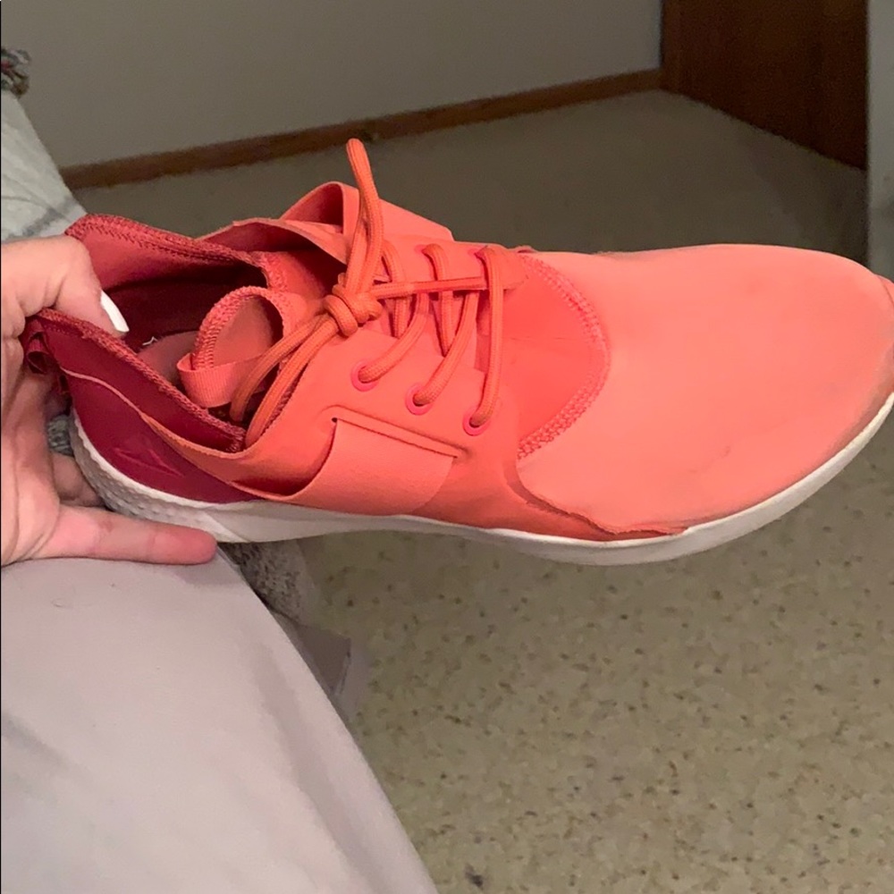 Women’s Reebok shoes